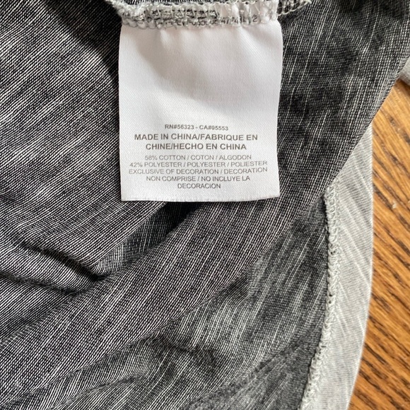 Excellent condition, Gray Nike Long Sleeve Tennessee Shirt size women’s medium - Picture 6 of 7